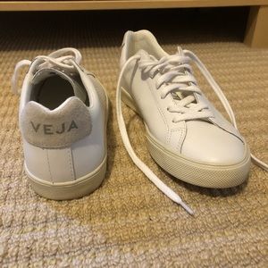 Veja Esplar Sneaker in Extra White